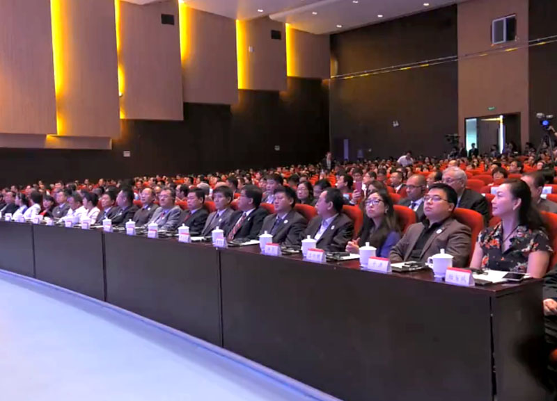 每个妇女，，，，每个儿童启动仪式